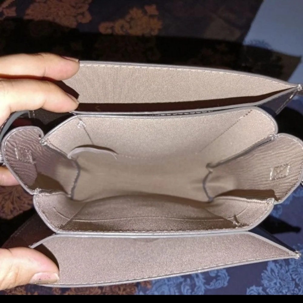 💙Used purse - Picture 2 of 3